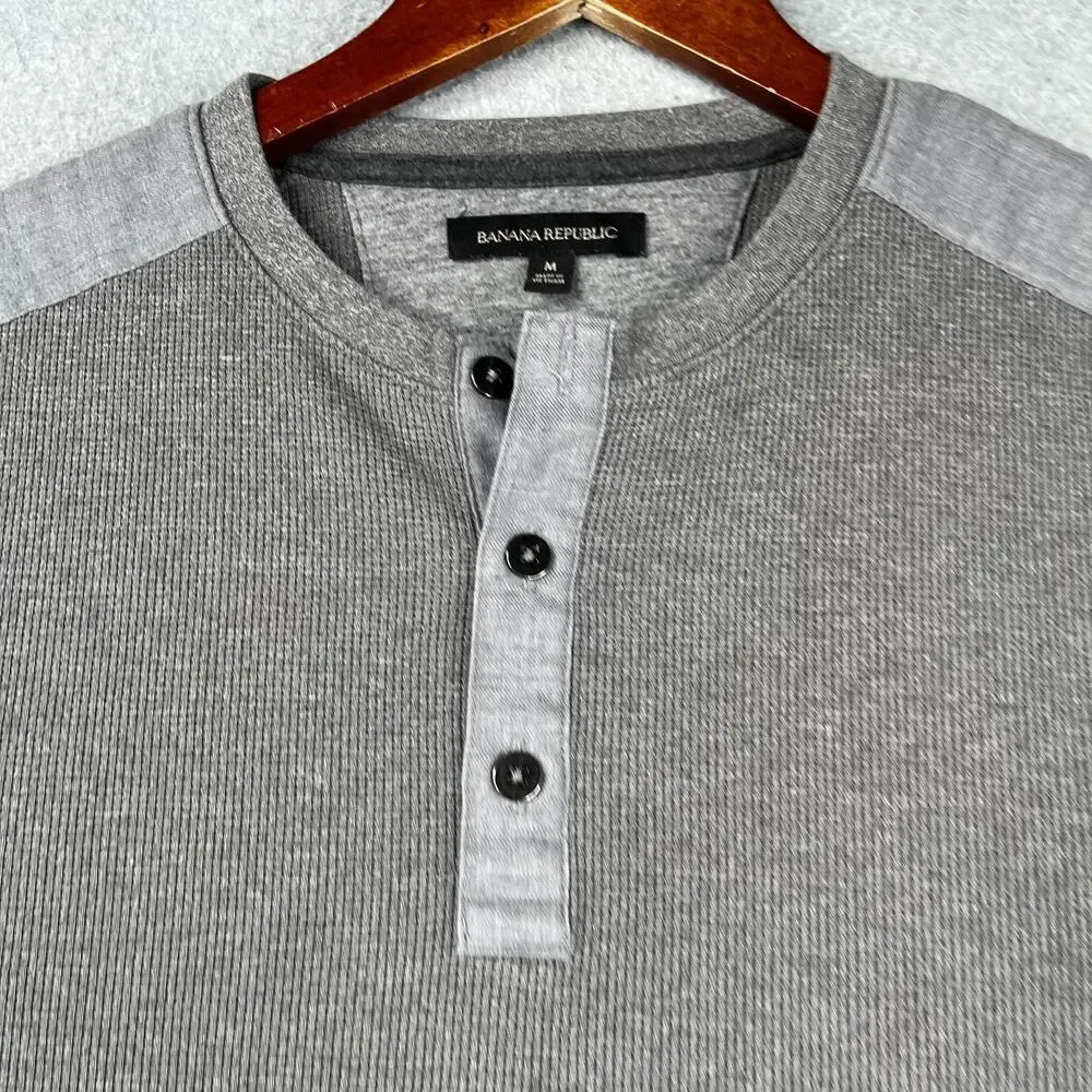 Banana Republic Long Sleeve Henley Casual Waffle Knit Gray Mens Medium